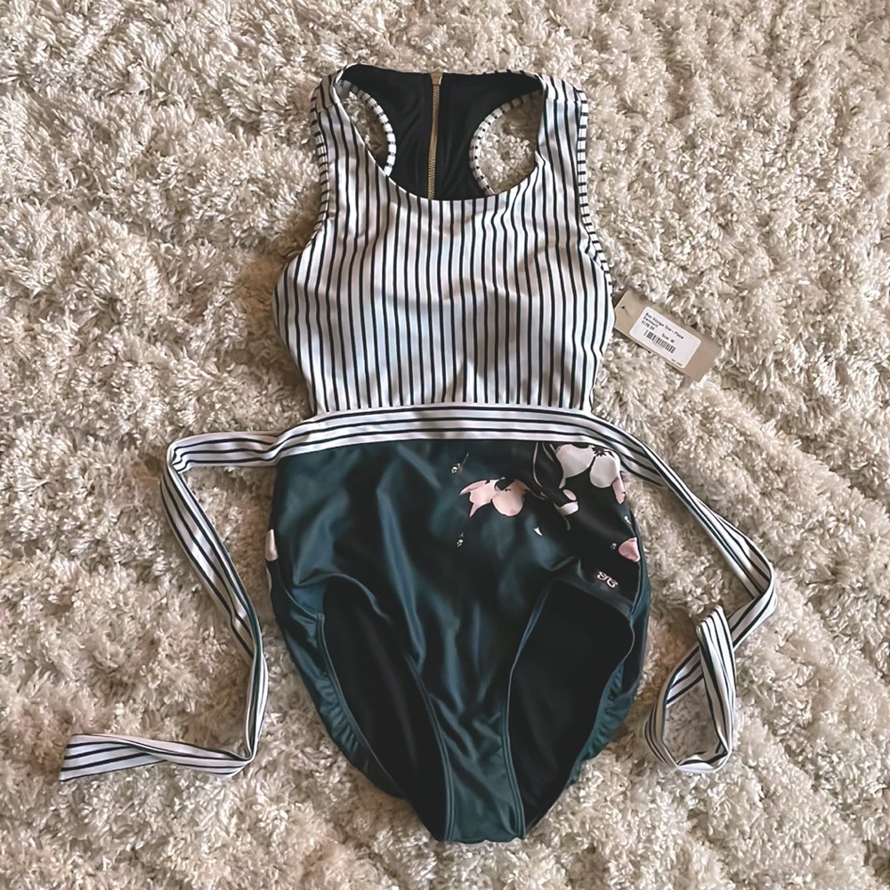 *NWOT* Albion Fit Swimsuit